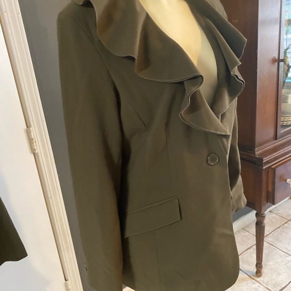 Spiegel olive green pants suit size 14 ruffles - Picture 4 of 9